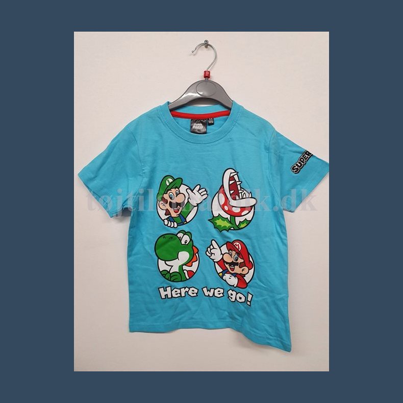 Super Mario T-shirt.